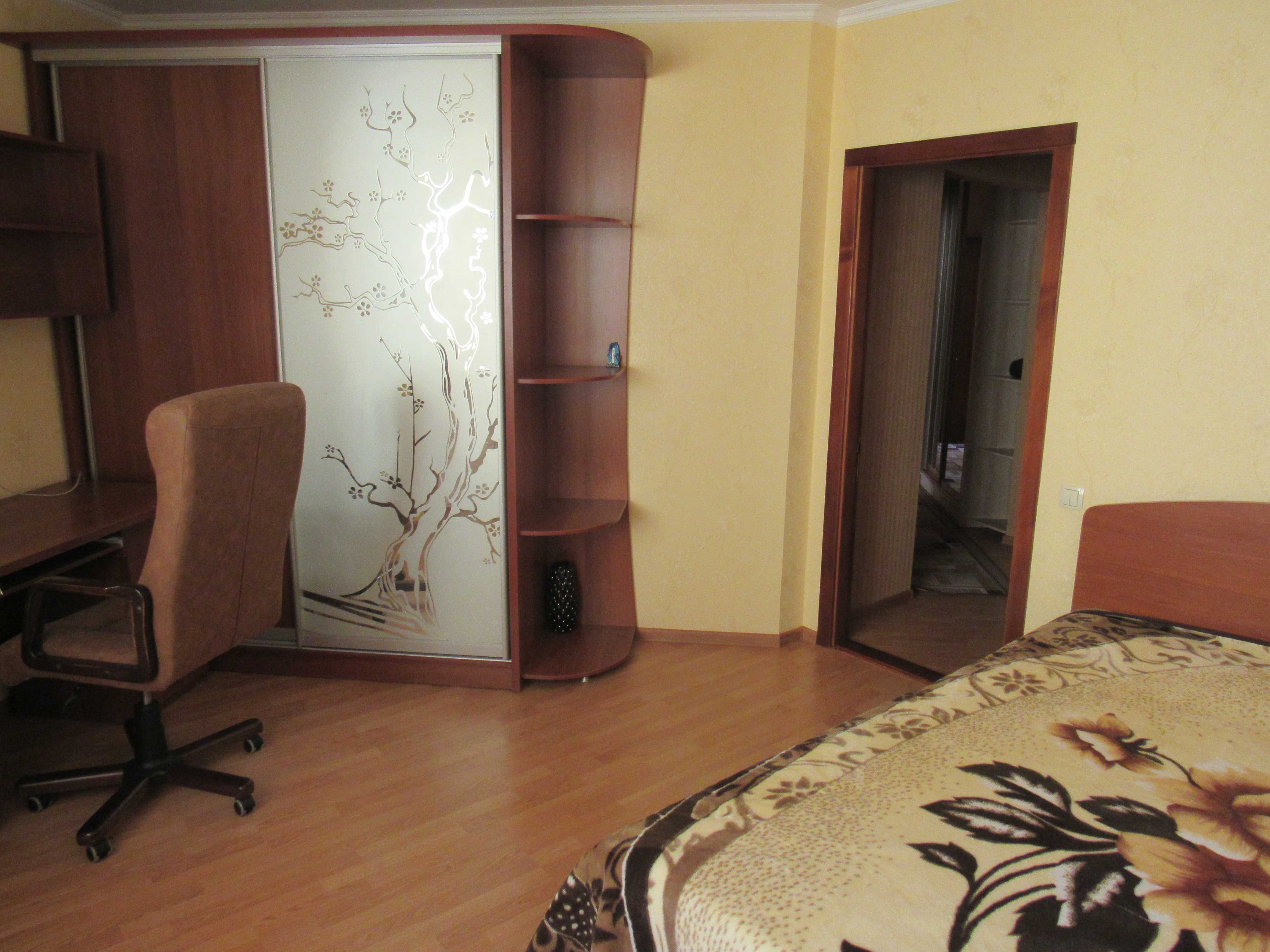 Продам 2к квартиру з ремонтом в новому будинку вул. Г.Дніпра + кладова