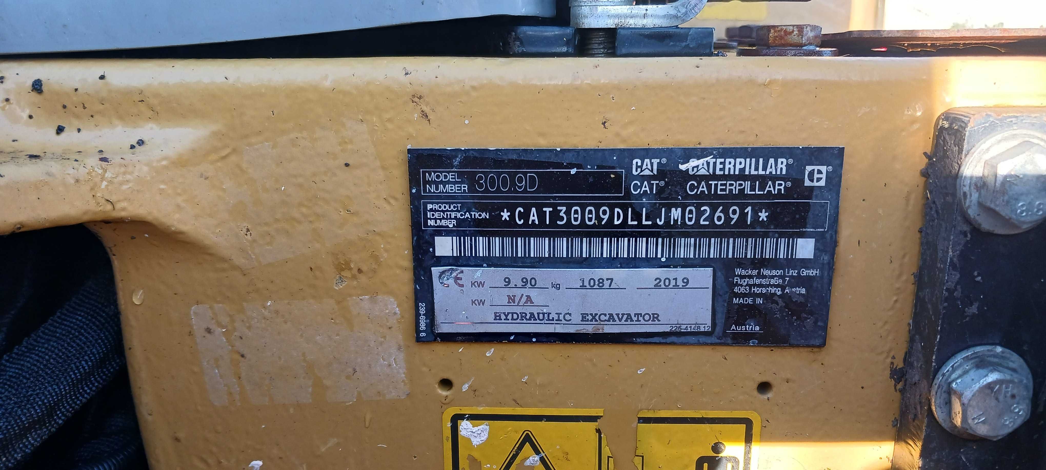 Mini Giratória CAT 300.9 de 2019