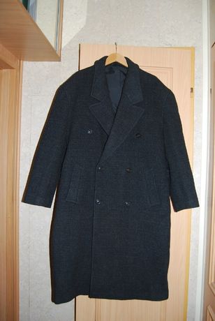 Zimowy,wełniany płaszcz męski firmy HUGO BOSS,idealny na zimę