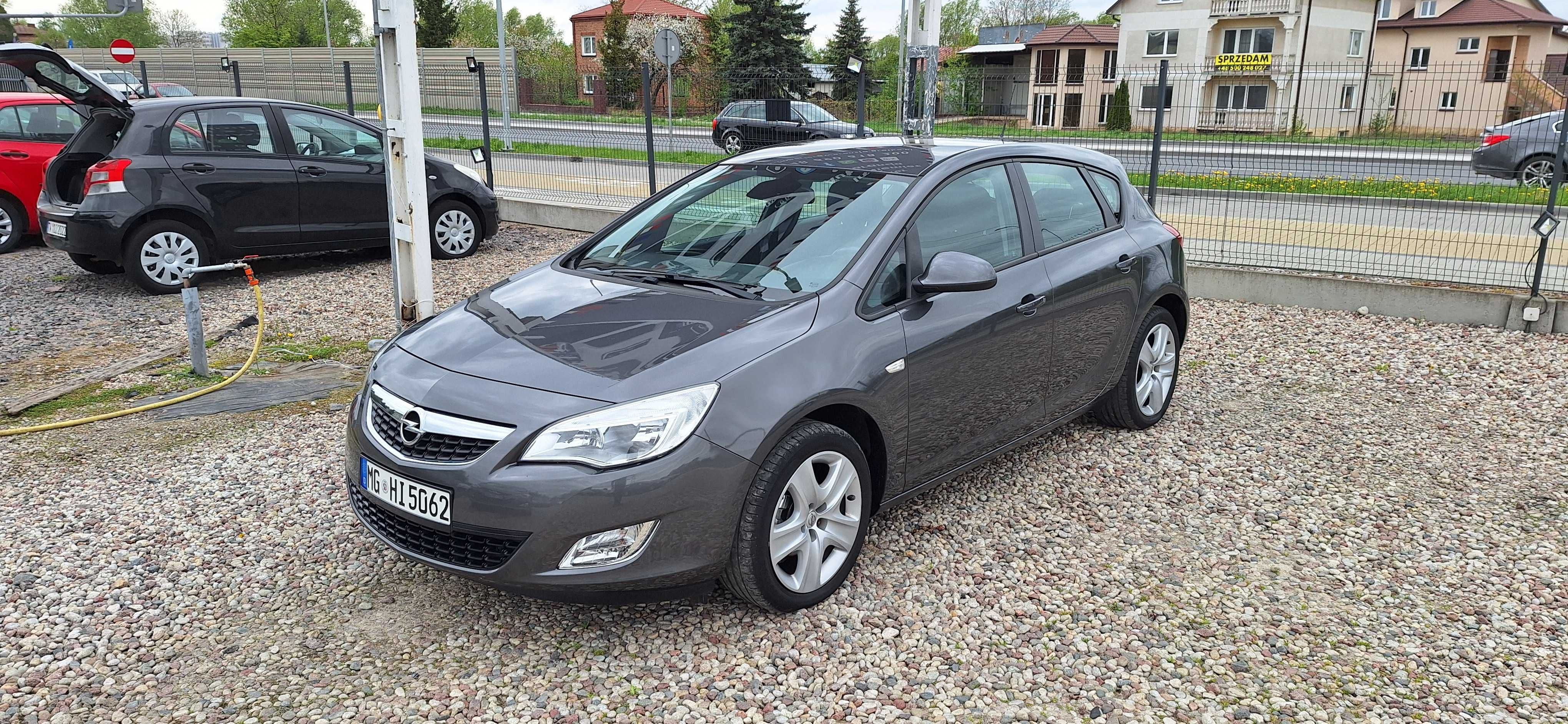 Opel Astra 2010r. 1.6 Benzyna Ecotec 116KM Serwis Zadbana