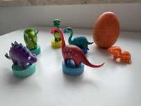 Figurki dinozaurów pieczątki jajo