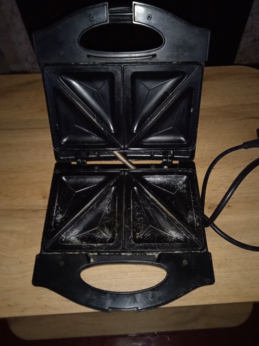 Бутербродниця TESCO.