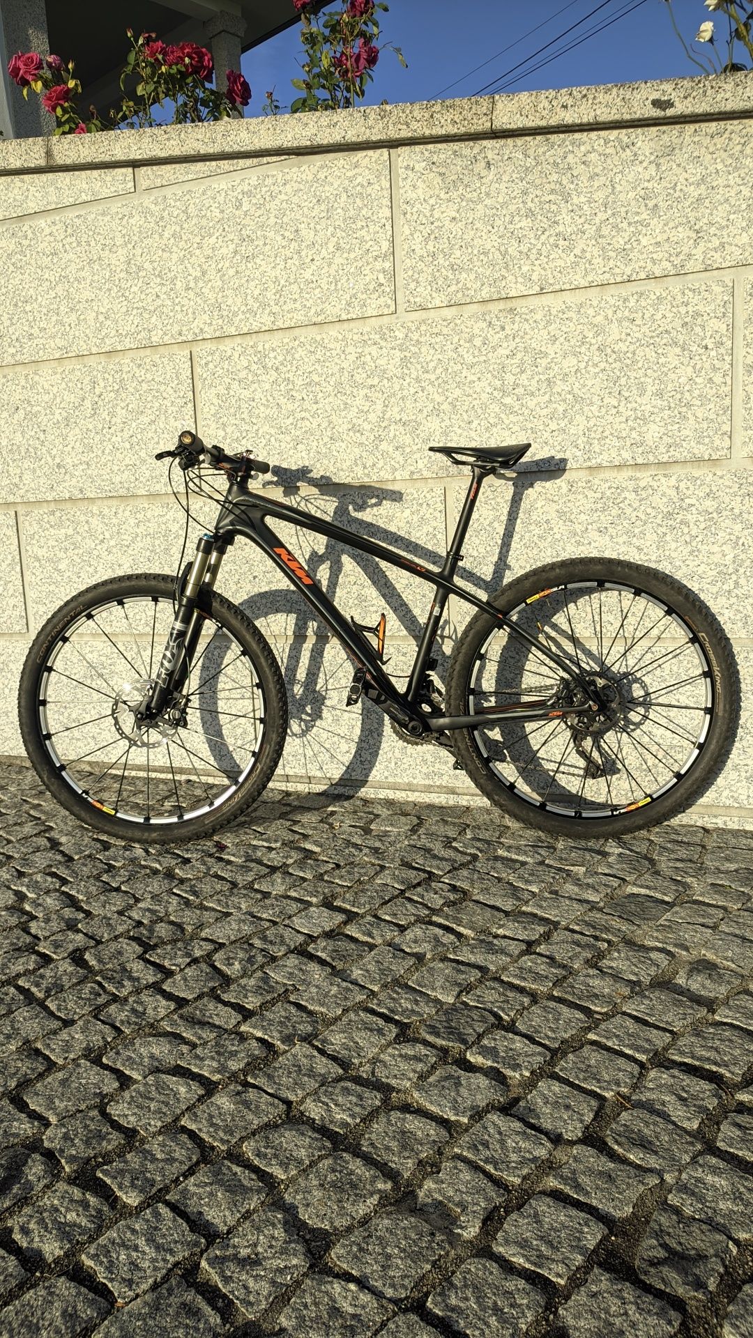 Bicicleta KTM myroon toda em carbono r27,5