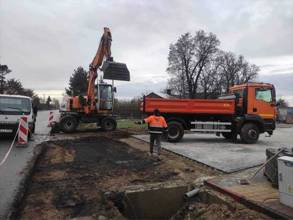 Układanie kostki brukowej, prace ziemne, wyburzenia i rozbiórki