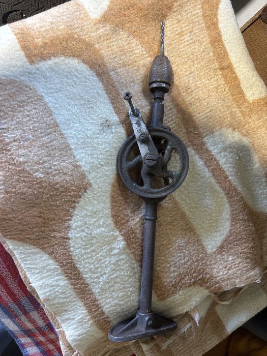 Stara ręczna wiertarka z PRL – do renowacji | retro narzędzie z duszą