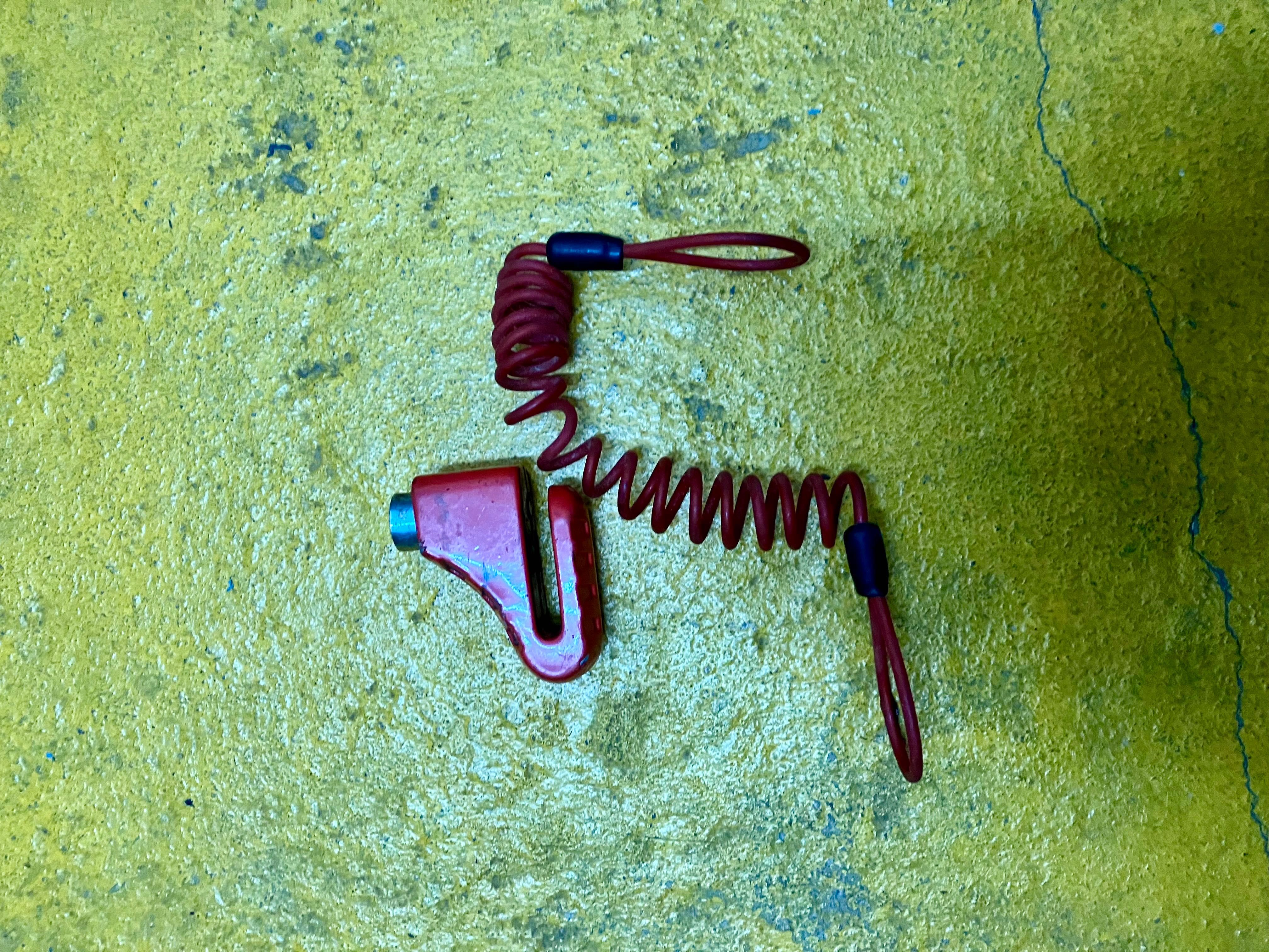 Cadeado com esticador de alerta