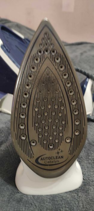 праска з парогенератором Tefal GV8461.