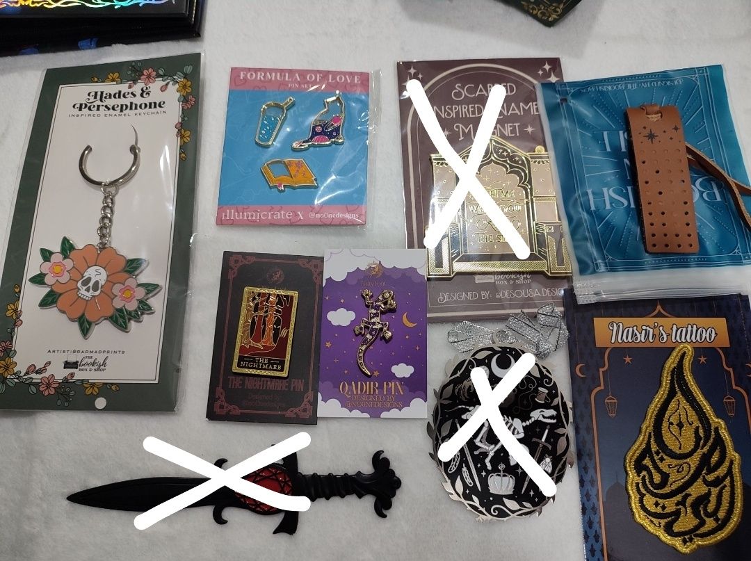 Мерч з боксів BookishBox Fairyloot Illumicrate