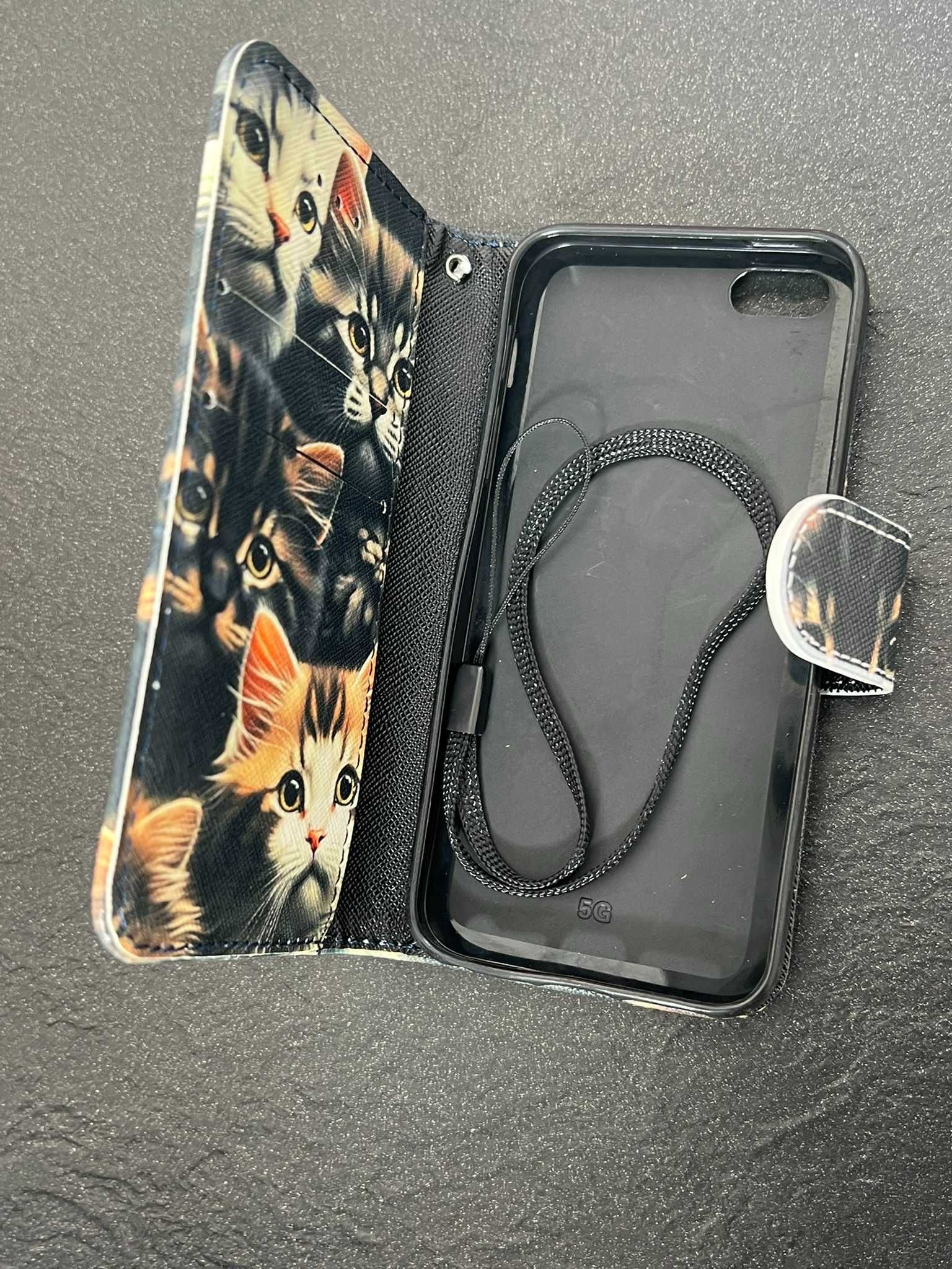 Skórzane etui na iPhone 5 5S SE z kieszenią na karty w koty