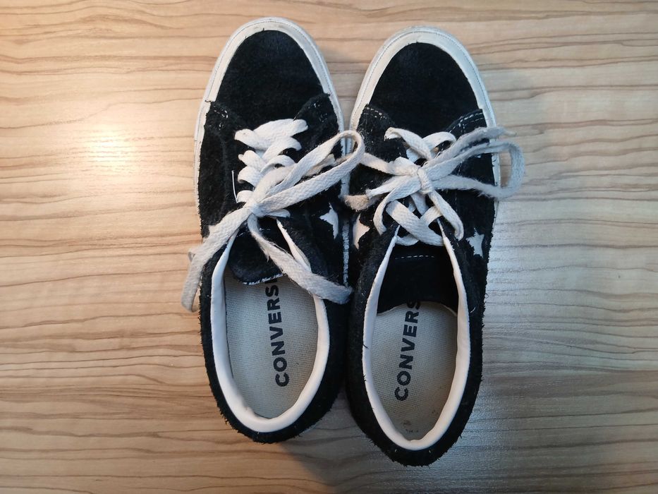 Converse One Star – czarne trampki z białą gwiazdą, zamsz, rozmiar 35