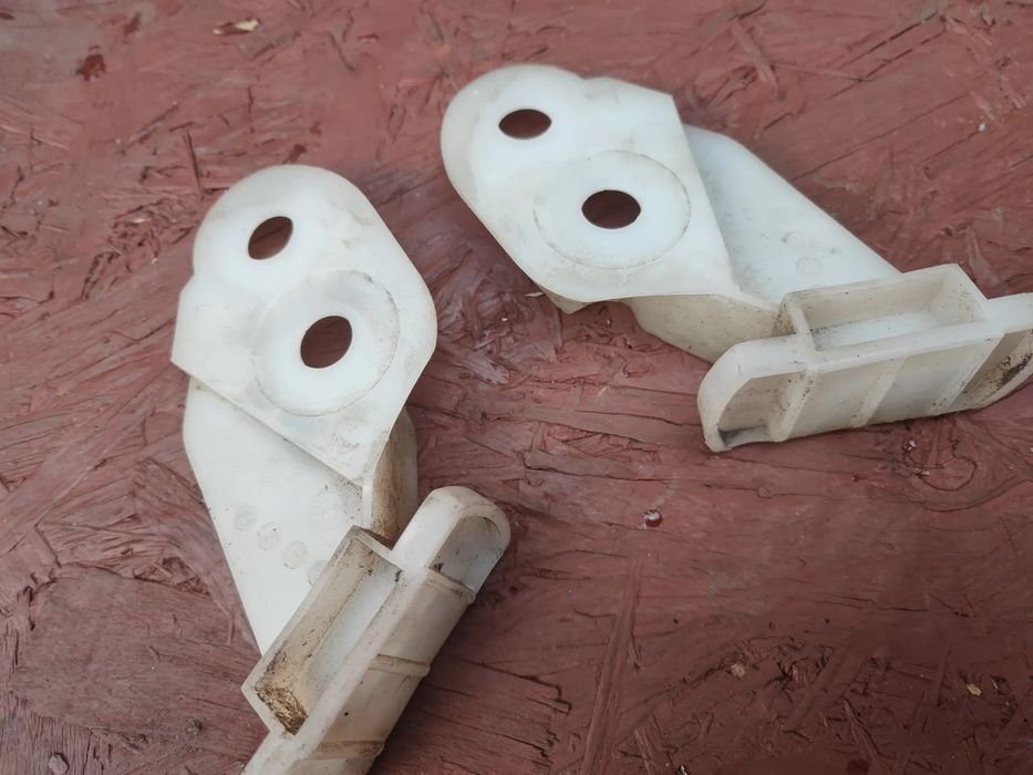 BMW E46 ORYGINALNE ŚLIZGI ZDERZAKA M-PAKIET PRZÓD LEWA / PRAWA STRONA / MOCOWANIE ZDERZAKA M O NR. 51 11 8 195 295 / 51 11 8 195 296 OEM W BARDZO DOBRYM STANIE