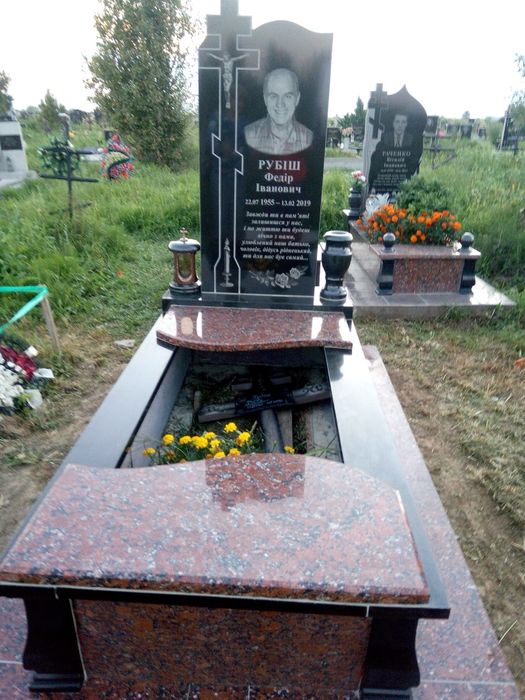 Виготовлення  Пам'ятників