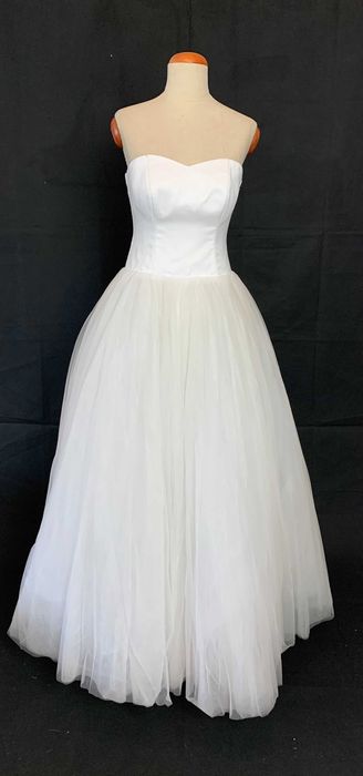 Minimalistyczna suknia ślubna balowa 36/38 S/M księżniczka tiulowa