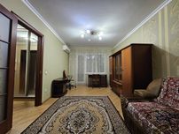 Продам 2 ком. квартиру с ремонтом на ж/м Покровский. Срочно!