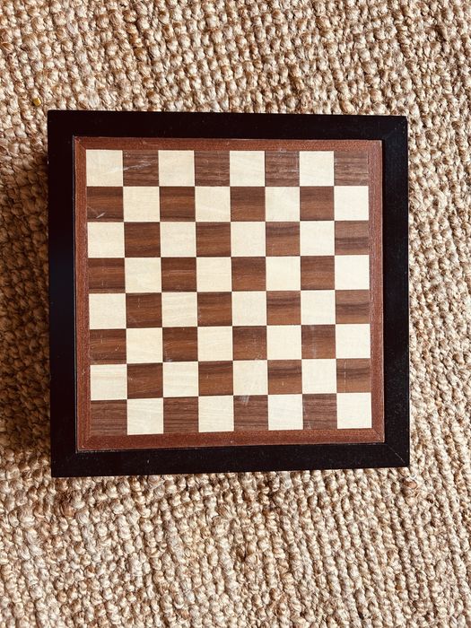 Tabuleiro de xadrez/damas com duas gavetas