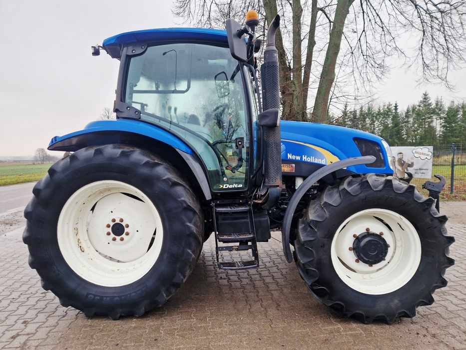 New Holland T6010 tuz bardzo ładny stan 4 cyl  case