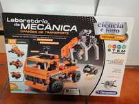 Laboratório de mecânica - Camiões de transporte da Clementoni, novo.