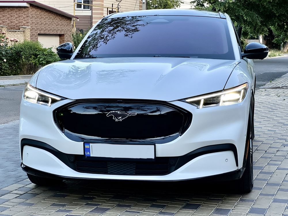 Продам электро Ford Mustang Mach e 2020