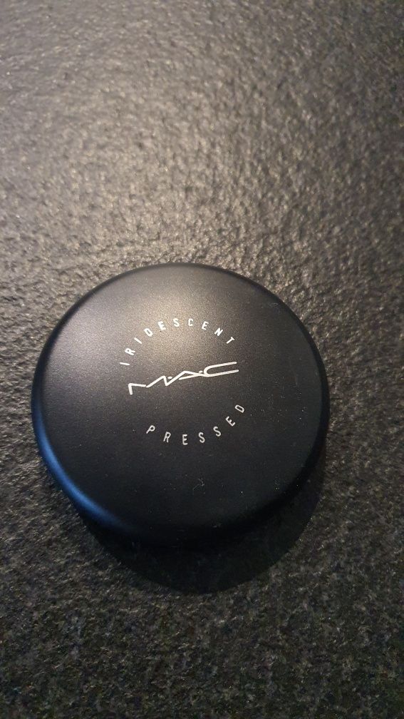 mac sparkling rose iridescent pressed powder puder