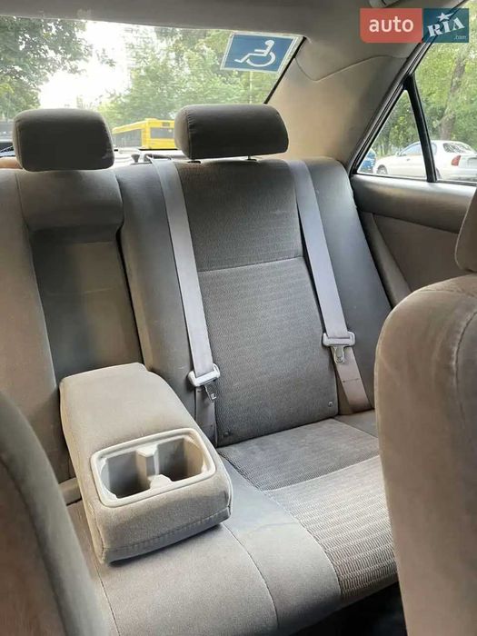 Автомобиль  Тойота