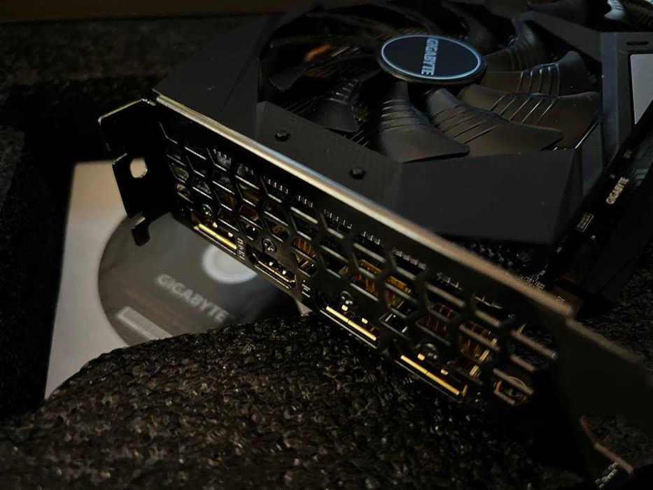 Видеокарта Gigabyte RTX 2060, 12gb