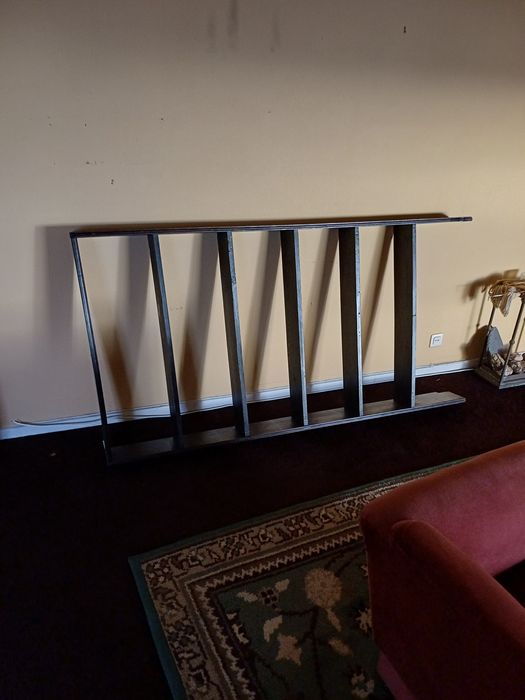 Movel prateleira de madeira castanha