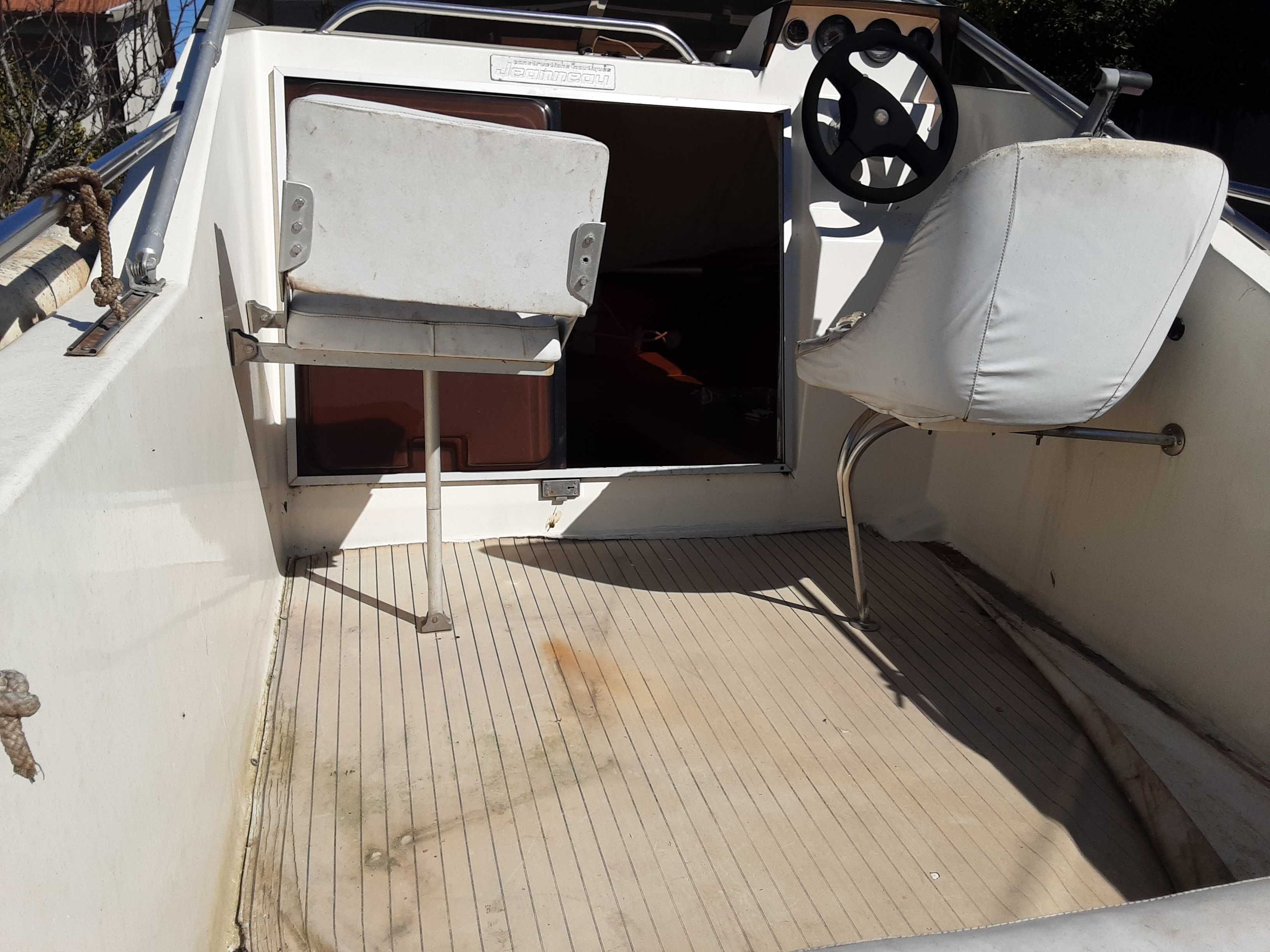 Vende barco 7m moteurs Jackson barco com remorque