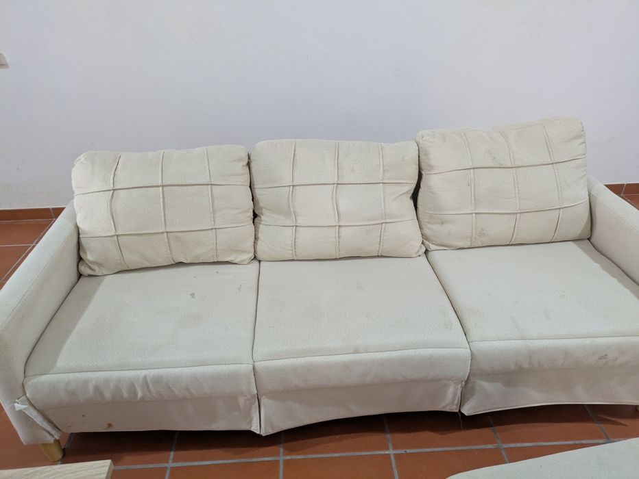 Sofá de sala com repousa pés