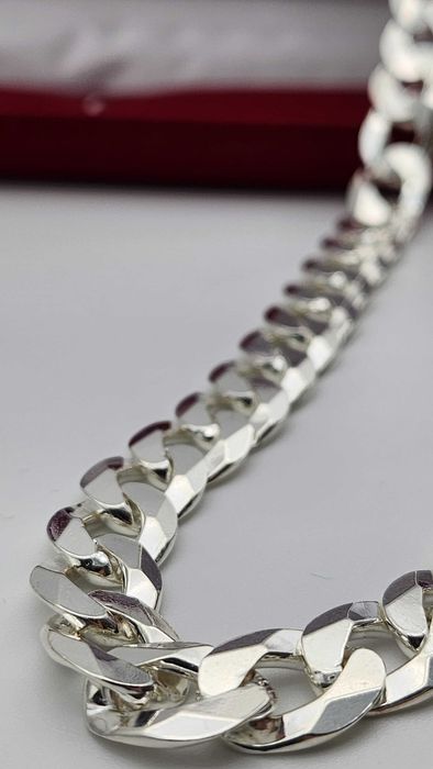 Piękny NOWY srebrny łańcuszek P.925 W.77,75g