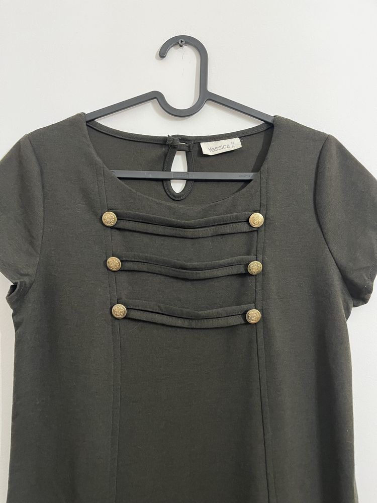 Sukienka zielona Yessica M militarny styl
