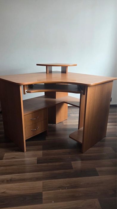 Biurko narożne z nadstawką