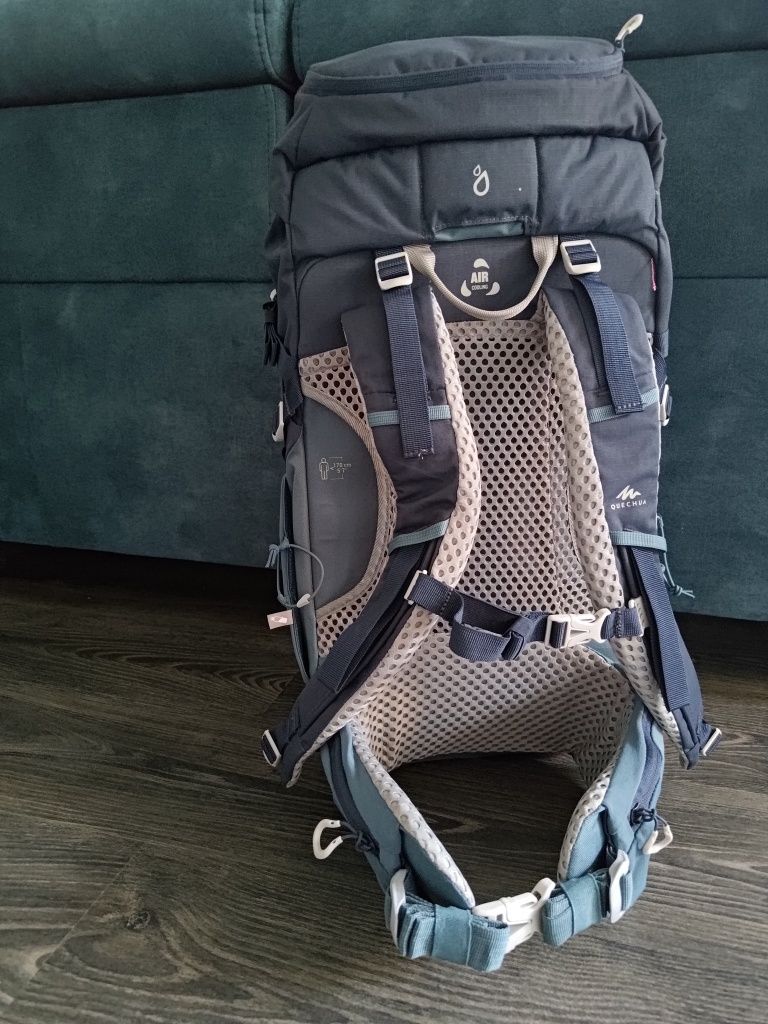 Plecak turystyczny jak nowy Quechua MH500 30 litrów

Stan bardzo