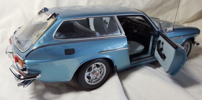 Volvo P1800 ES Minichamps 1:18