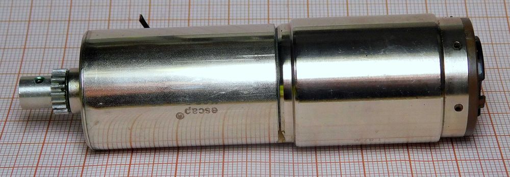 Szwajcarski silnik 12V-24V DC przekładnia 80:1 K26.5 ESCAP 28 1.87M