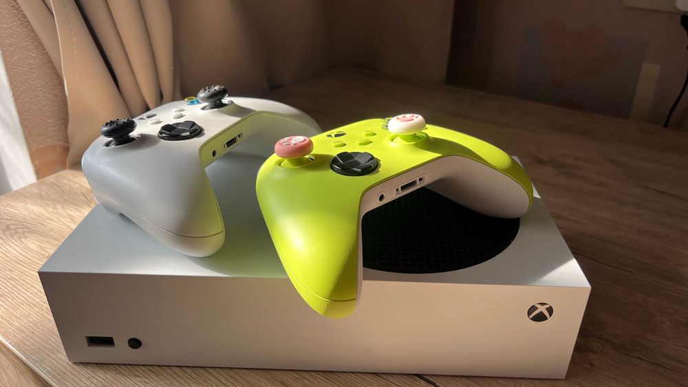 Приставка Xbox series s 512 gb