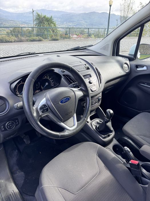 Ford transit courier