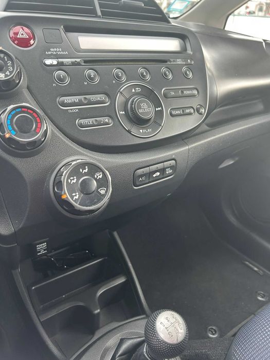 Honda Jazz, muito estimado, baixa kilometragem