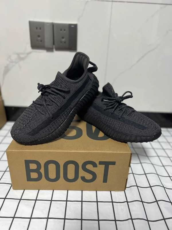 adidas Yeezy Boost 350 V2 Static Black R.44