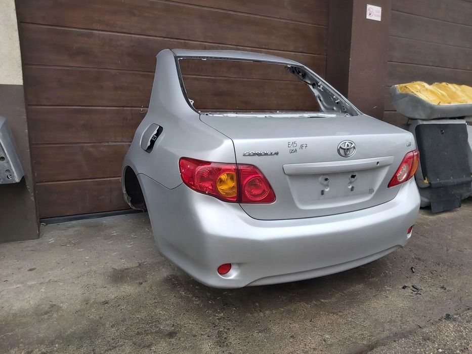 Toyota Corolla E15 Sedan pas tylny błotnik lewy tył ćwiartka klapa zderzak