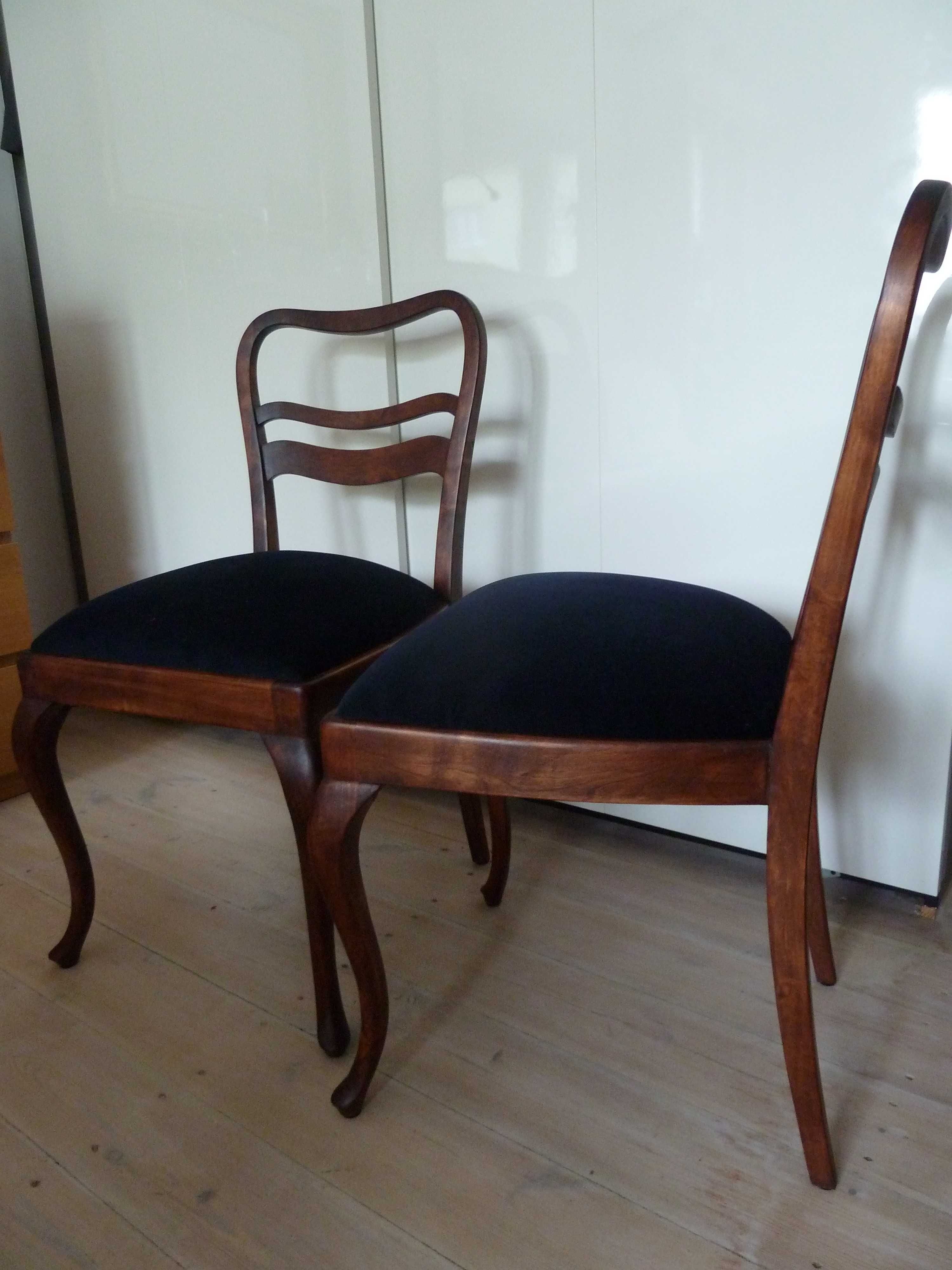 Krzesła ludwikowskie po renowacji, olejowosk, siedzenia na sprężynach