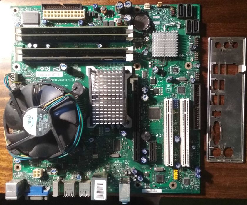 Материнская плата Intel DG33BU+CPU Core 2 Quad Q8300+ОЗУ DDR2 8GB