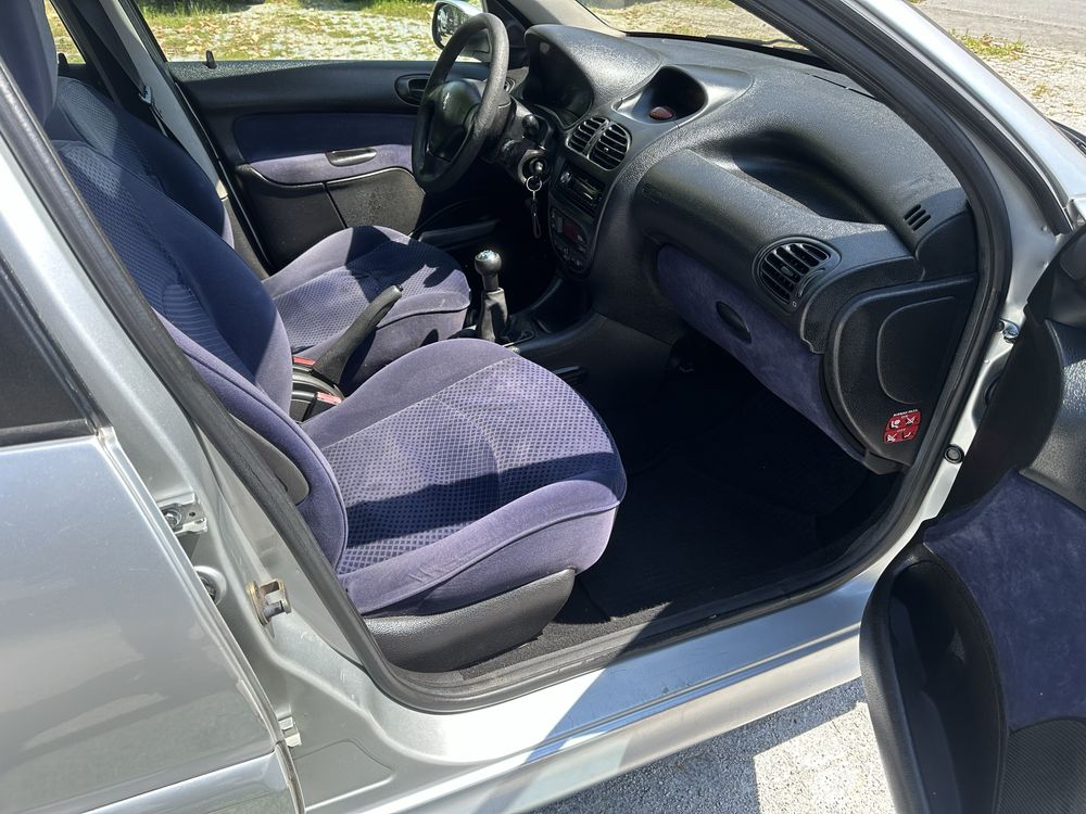 Peugeot 206 1.4 HDI BLAK & SILVER