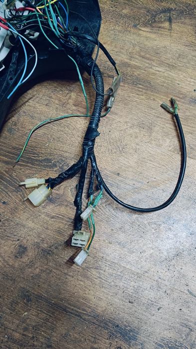 Obudowa zegary okablowanie