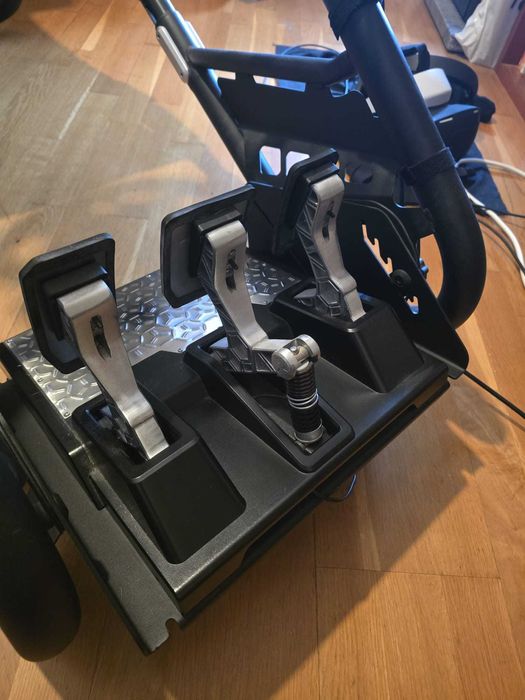 Volante Thrustmaster T-GT II + Pedais T-LCM