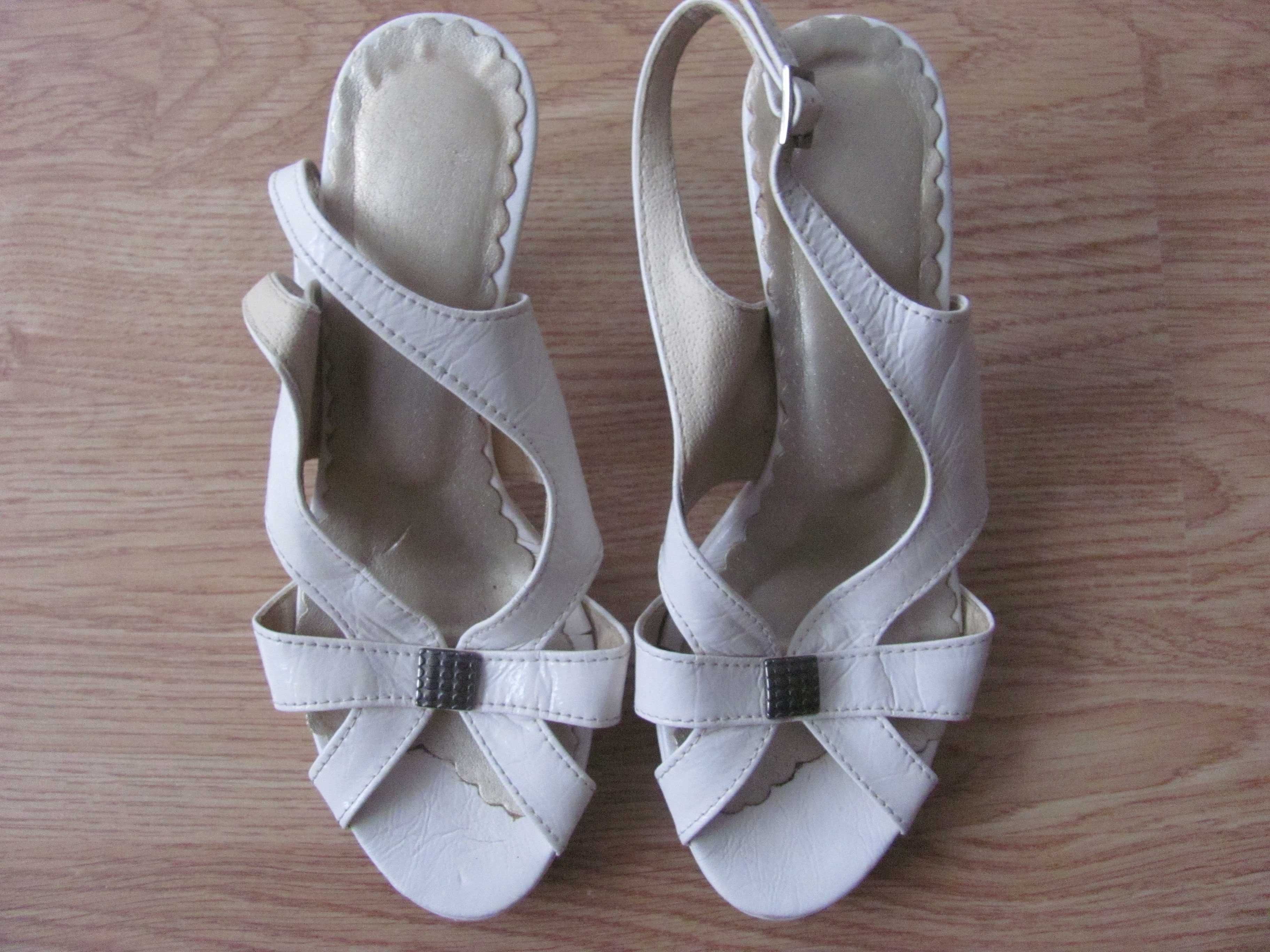 Buty  damskie  35