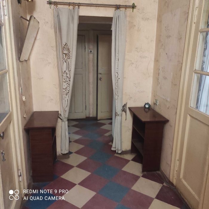 Продам 3х комнатную квартиру в центре.