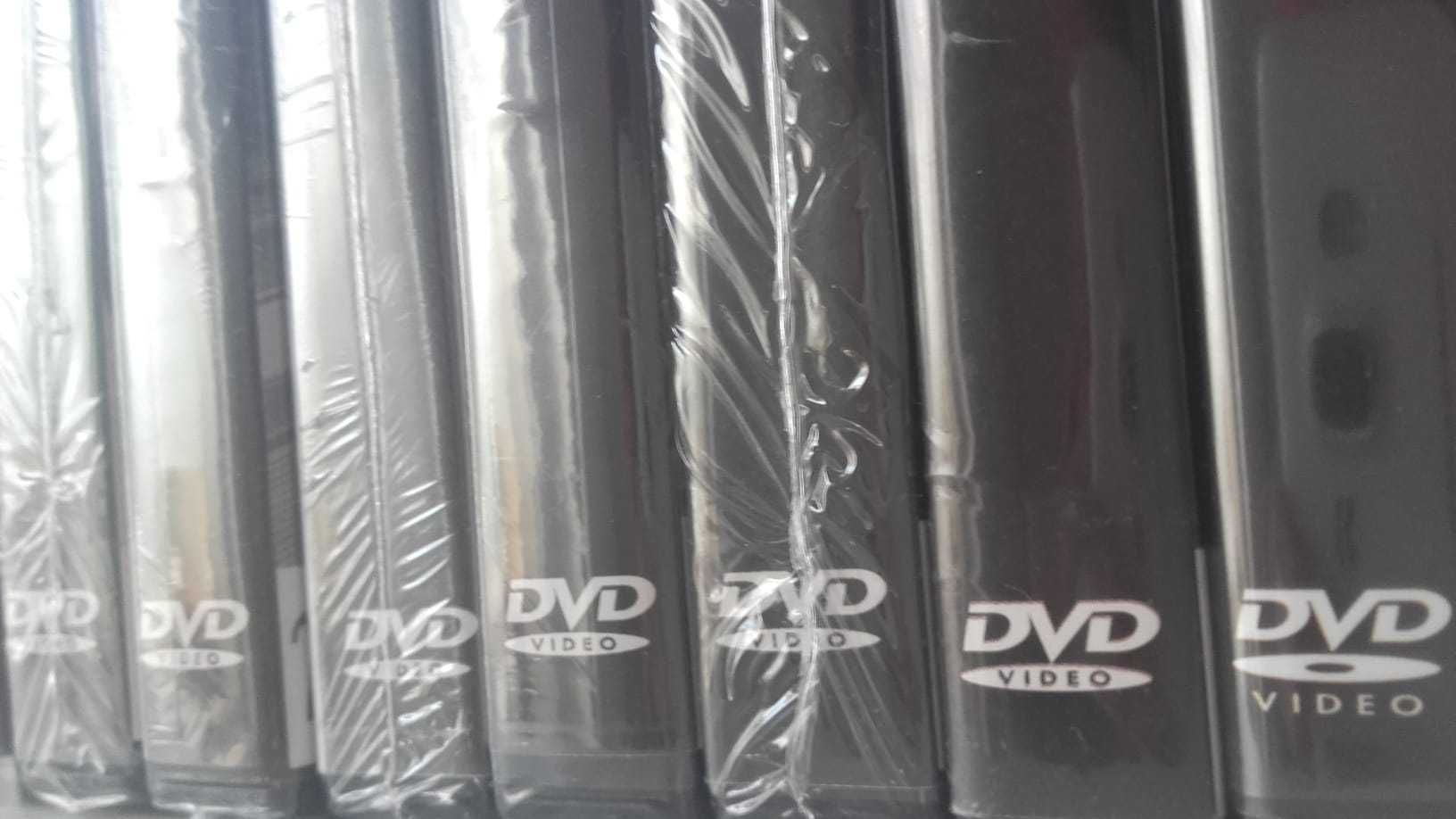 Mais de mil DVDs de todos os géneros, desde 50 cêntimos