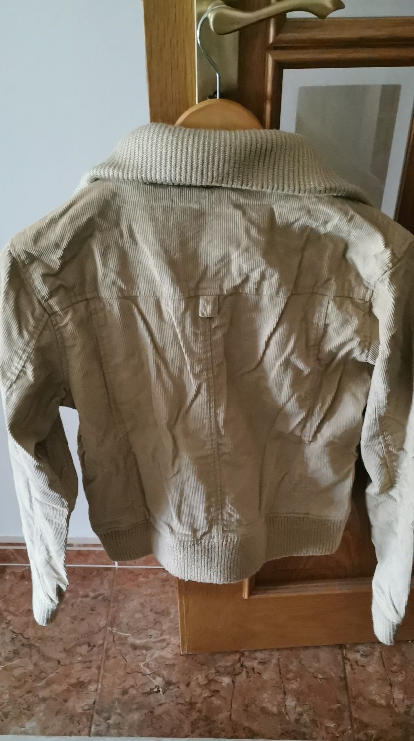 Jaqueta beje da Quebramar