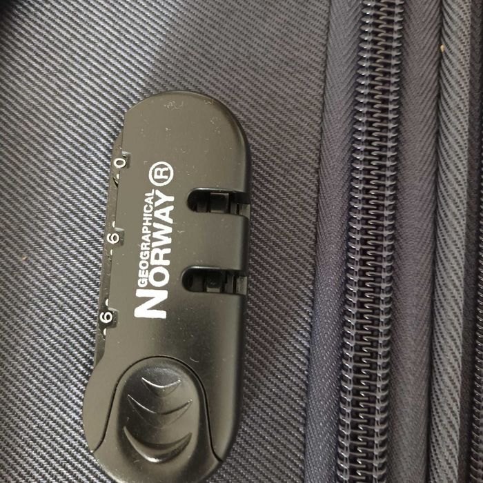Sprzedam dużą walizkę XXL „Show” Geographical Norway