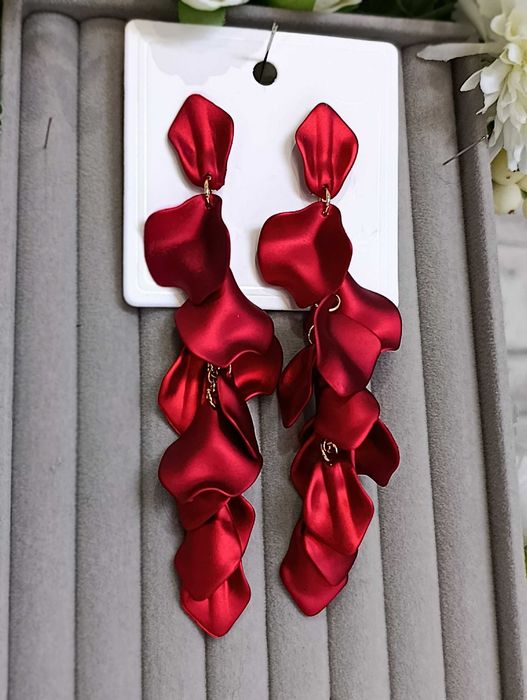 eleganckie satynowo czerwone Boże Narodzenie  kolczyki długie wiszące